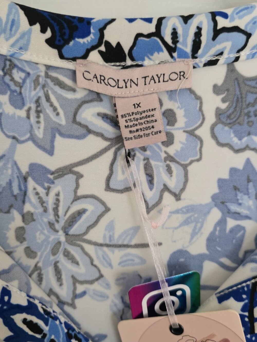 Carolyn Taylor floral flower blue white black Print Stretch Shirt Blouse 1x - Picture 9 of 13